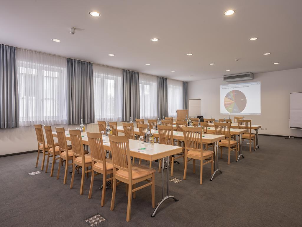 Hotel Am Moosfeld 4*